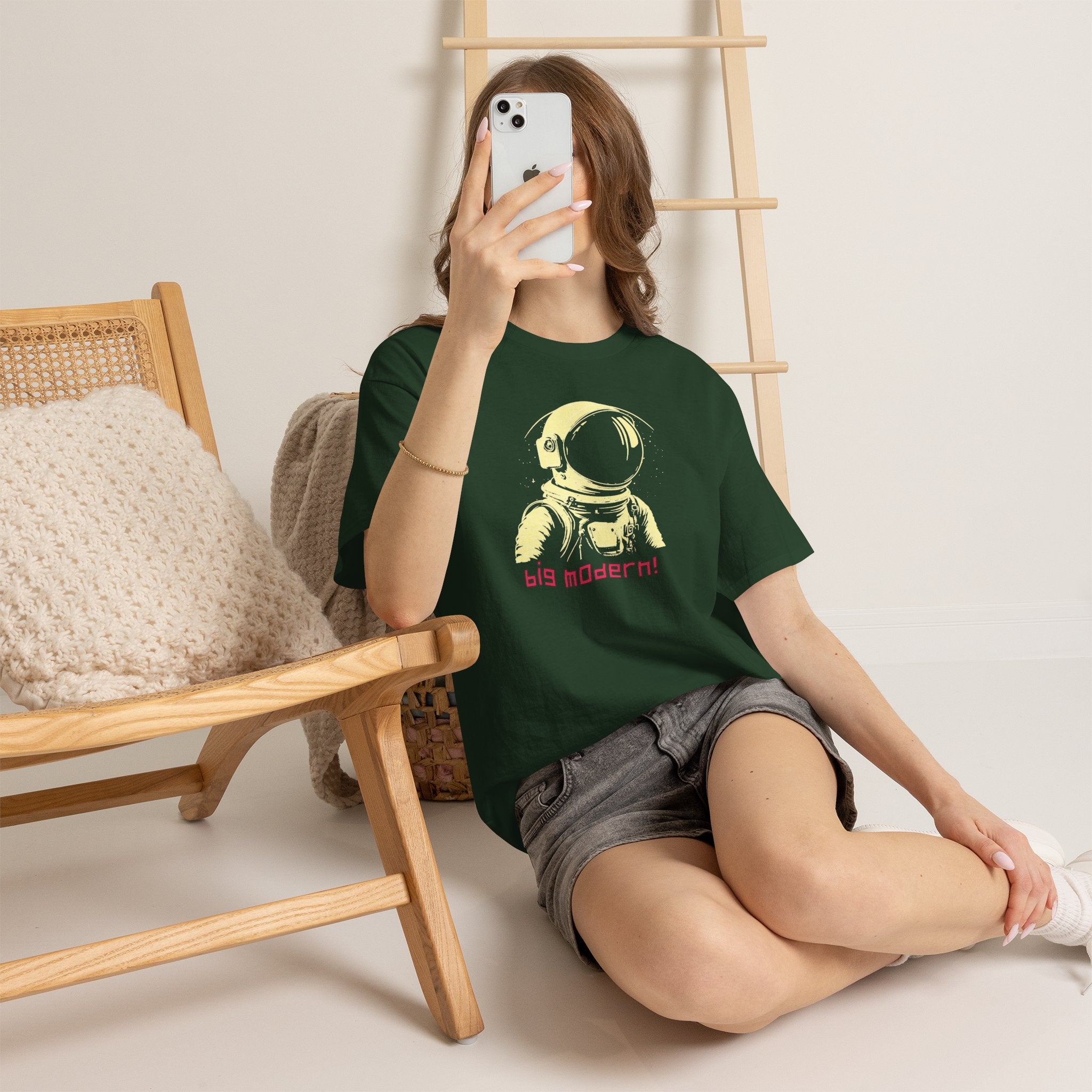 Retro Astronaut T‑Shirt - "big modern!" Graphic Tee, Vaporwave Space Design