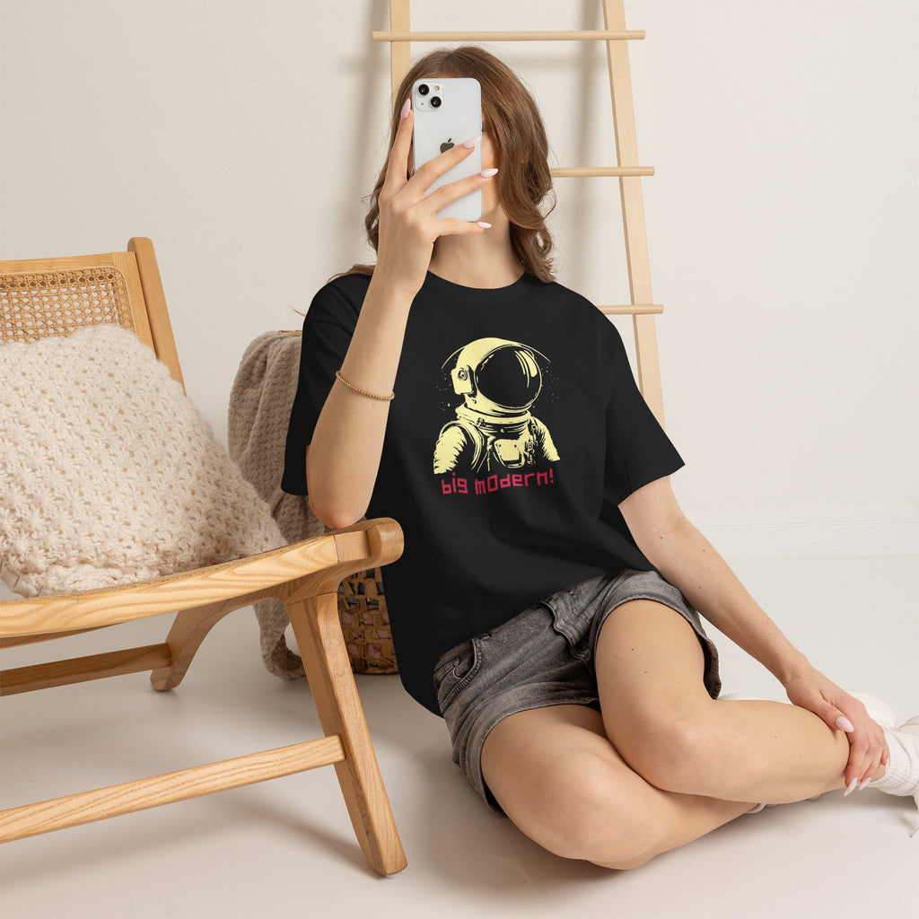 Retro Astronaut T‑Shirt - "big modern!" Graphic Tee, Vaporwave Space Design